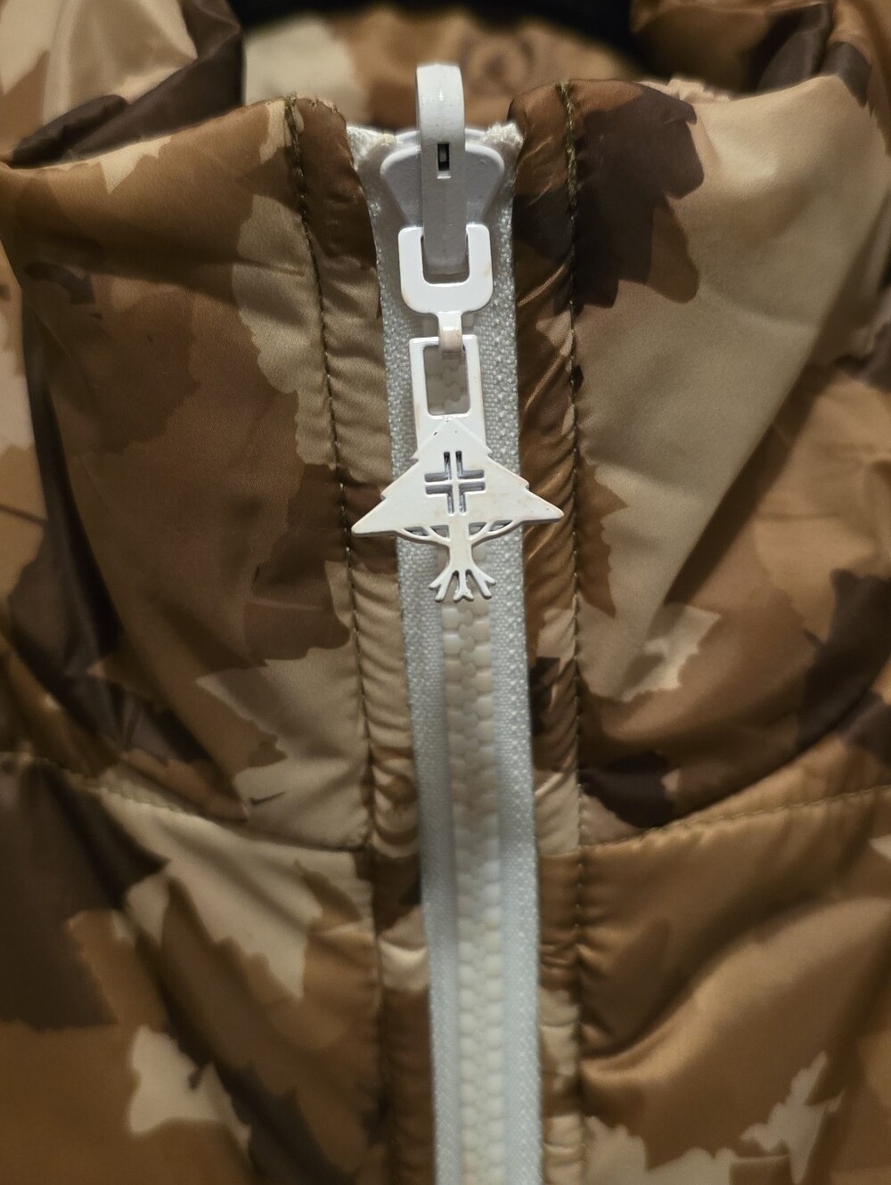 LRG REVERSIBLE VEST - Picture 4 of 8